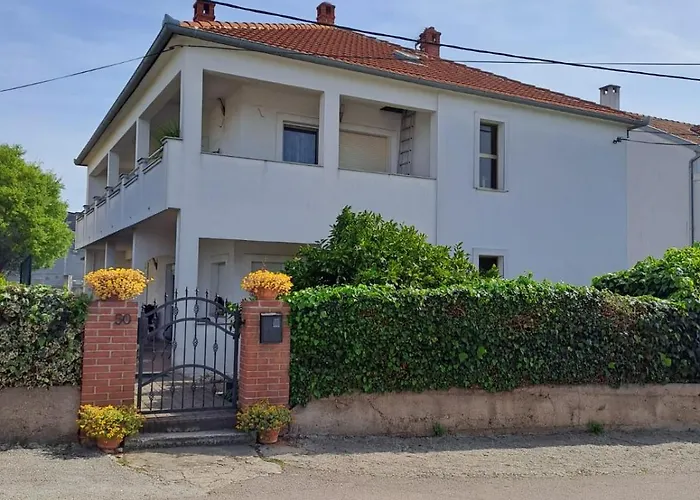 Gostinjska kuća Portum 3*